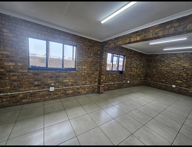 1,459M² WAREHOUSE TO LET IN ISANDO